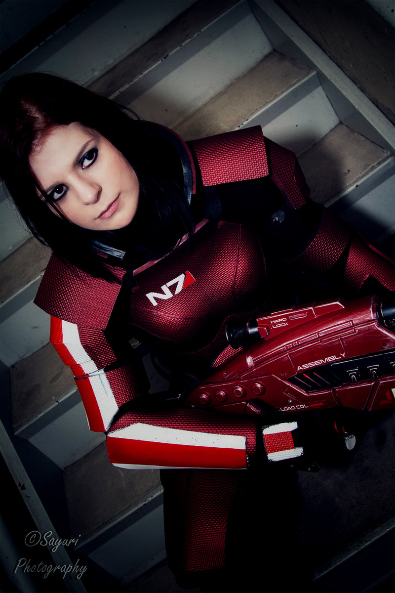 Illustration for article titled FemShep and DudeShep Save the Galaxy with Mass Effect Cosplay